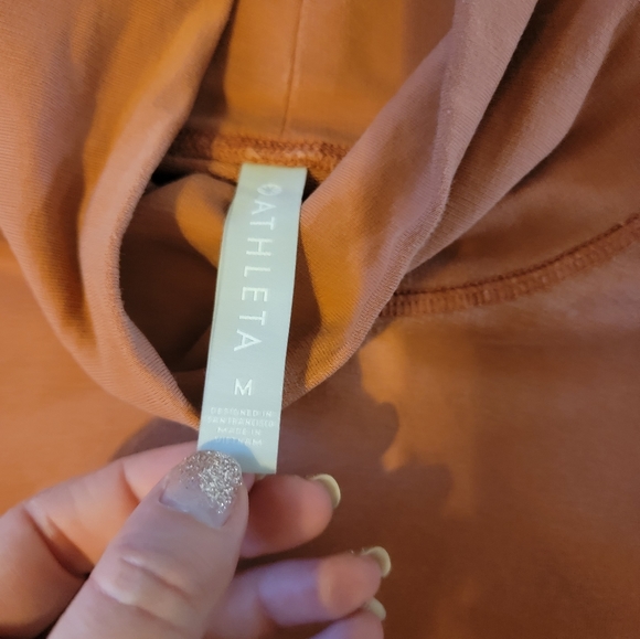 Athleta Cropped Turtleneck Long Sleeve Size Medium - Picture 5 of 5